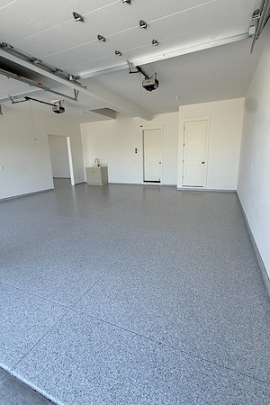 Epoxy vs. Polyaspartic: The Best Garage Floor Coating for Meridian Homes